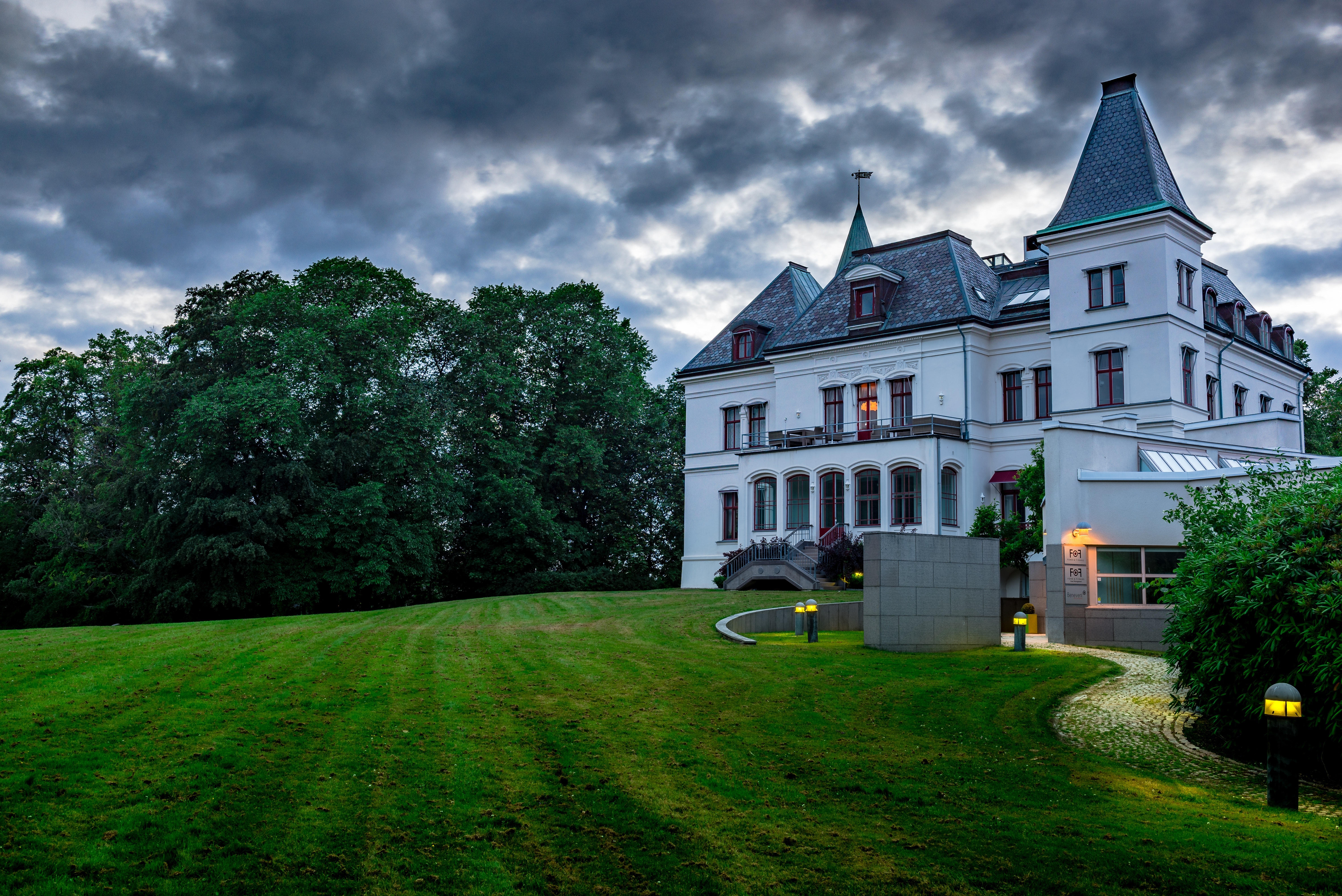 BIG HOUSE 