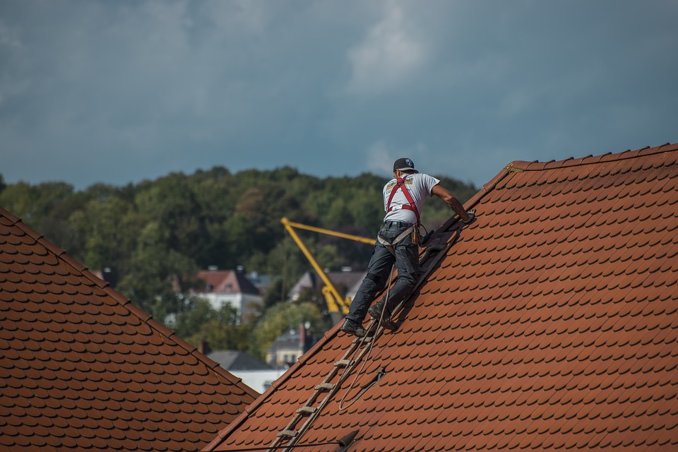 roofer in progress